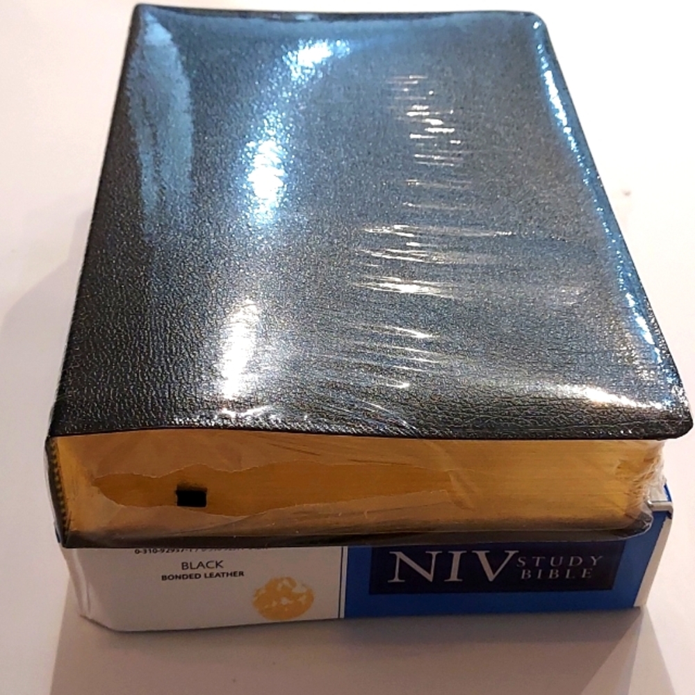 Zondervan NIV Study Bible- Large Black Bonded Leather - Picture 5 of 5